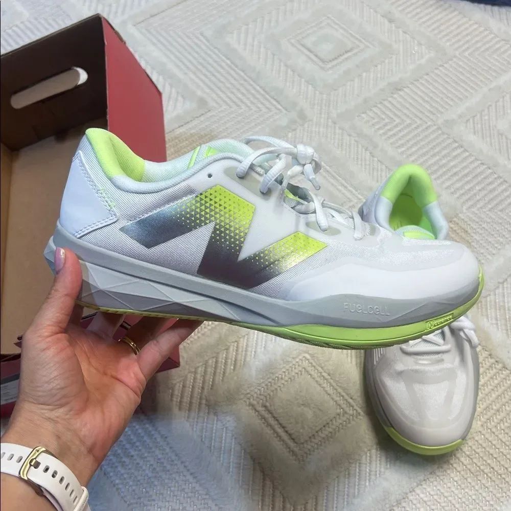 NEW BALANCE - FuelCell 796v4